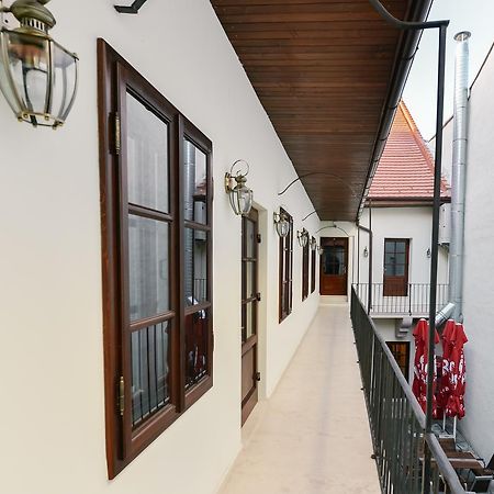 Le Petit Paris Cluj-Napoca Exterior foto