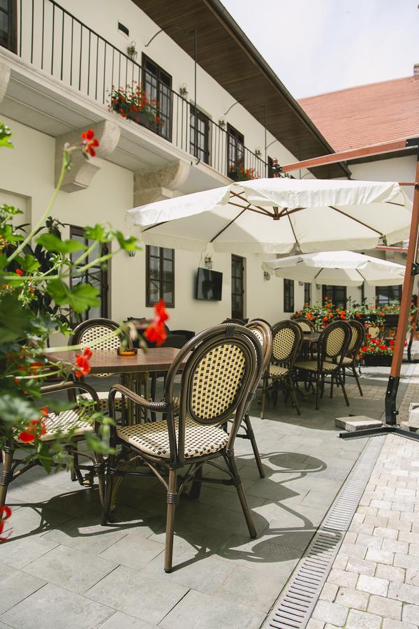 Le Petit Paris Cluj-Napoca Exterior foto
