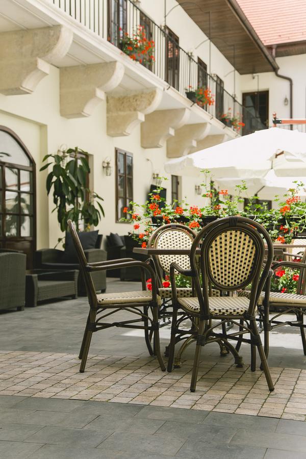 Le Petit Paris Cluj-Napoca Exterior foto